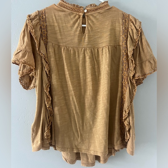 Free People Flutter Sleeve Top! Tan. Size Medium. - Picture 4 of 4
